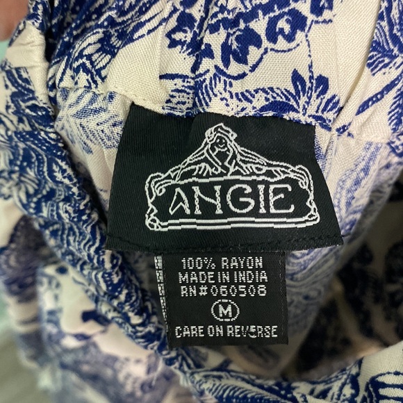 Open tie back Maxi dress with button details - Picture 4 of 4